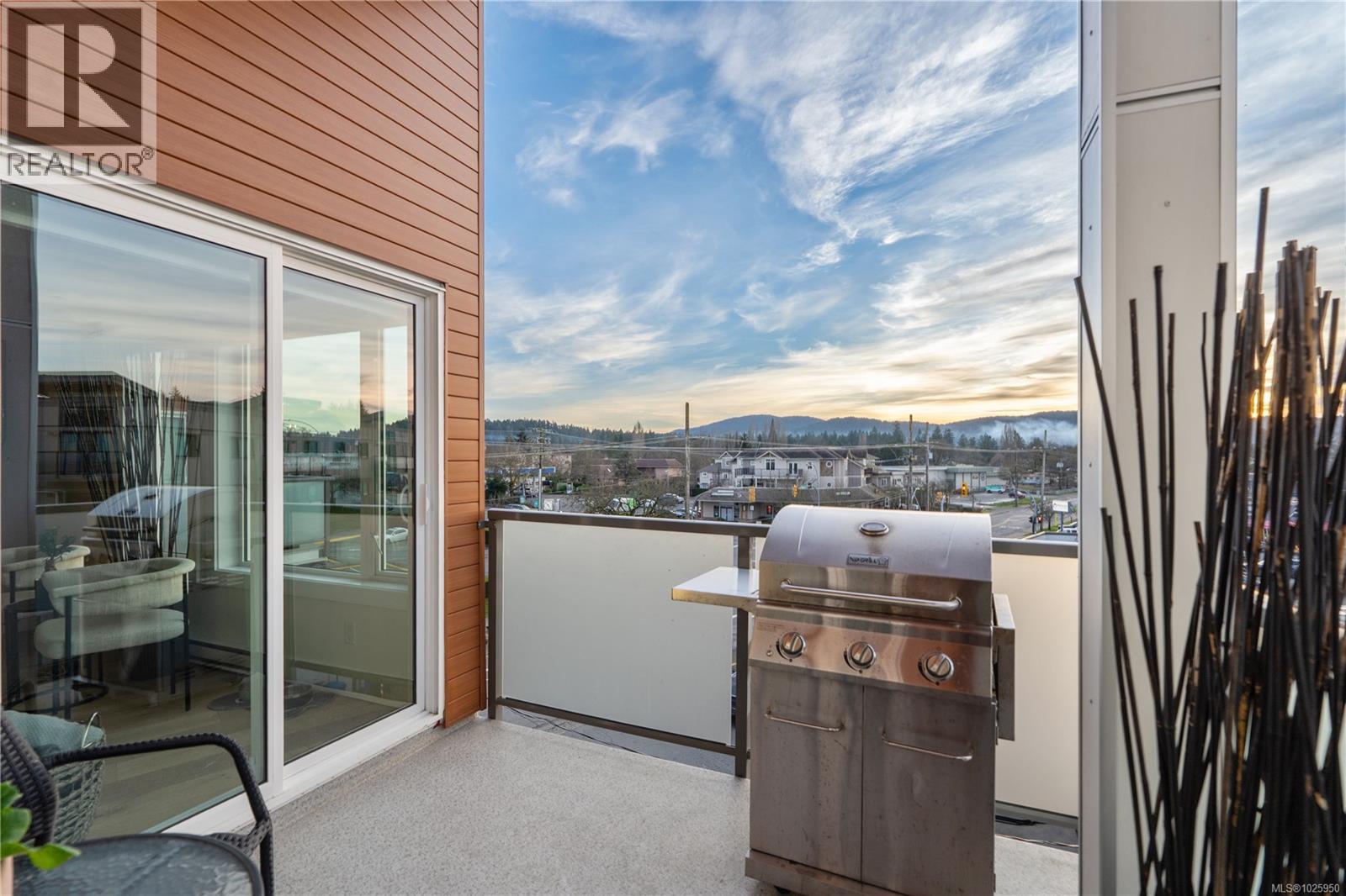 402 7098 Wallace Dr, Central Saanich