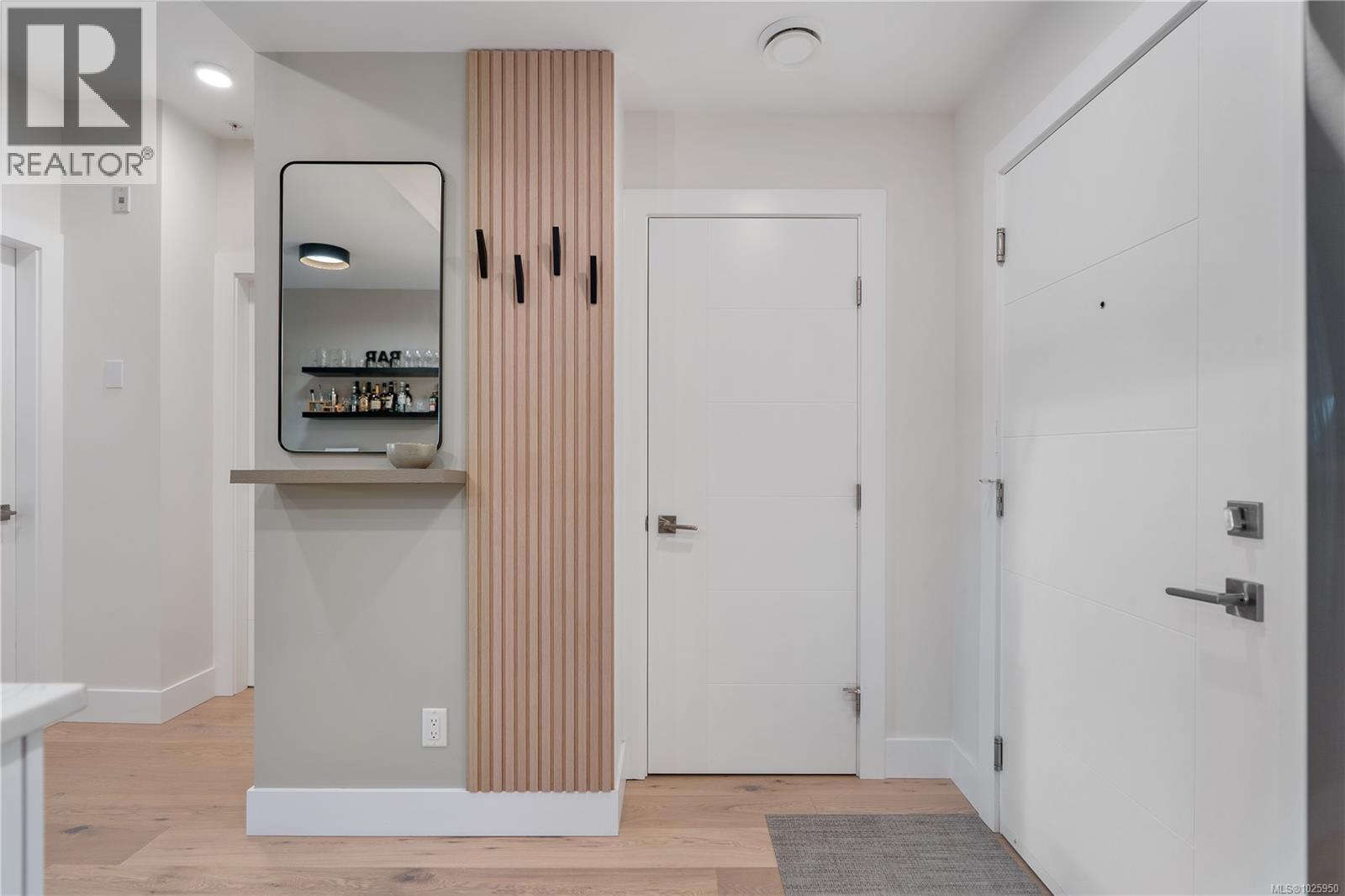 402 7098 Wallace Dr, Central Saanich