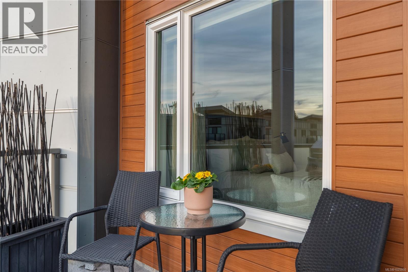 402 7098 Wallace Dr, Central Saanich