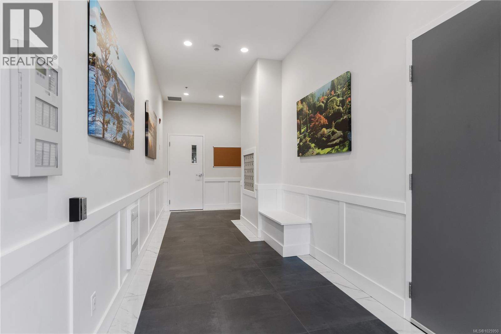 402 7098 Wallace Dr, Central Saanich