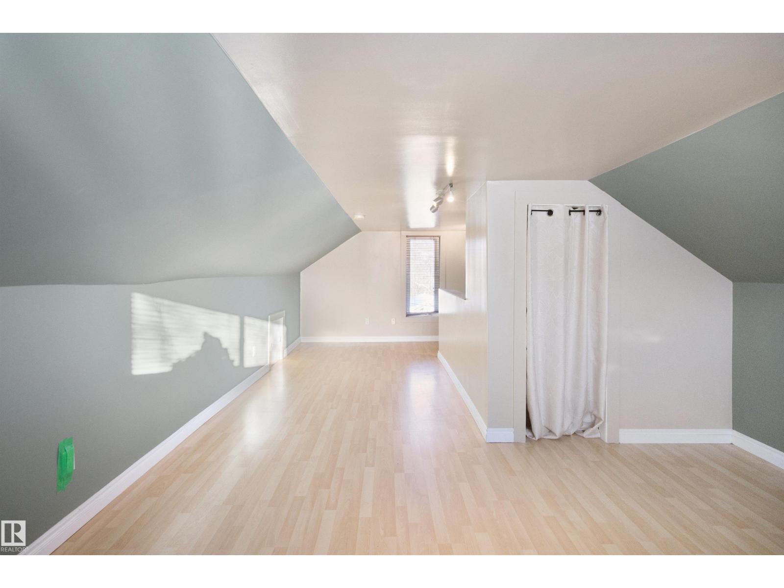 10428 76 AV NW, Edmonton