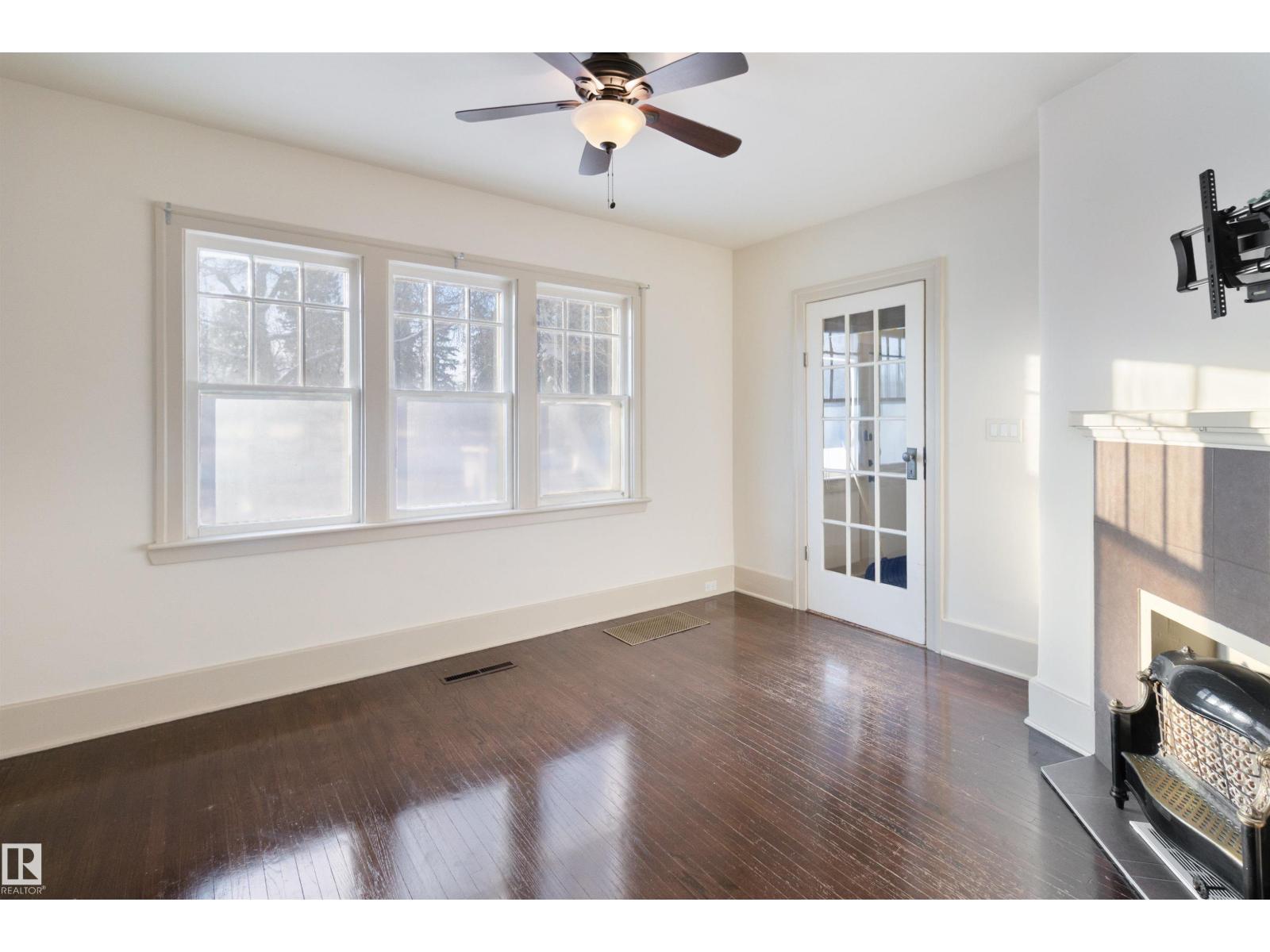 10428 76 AV NW, Edmonton