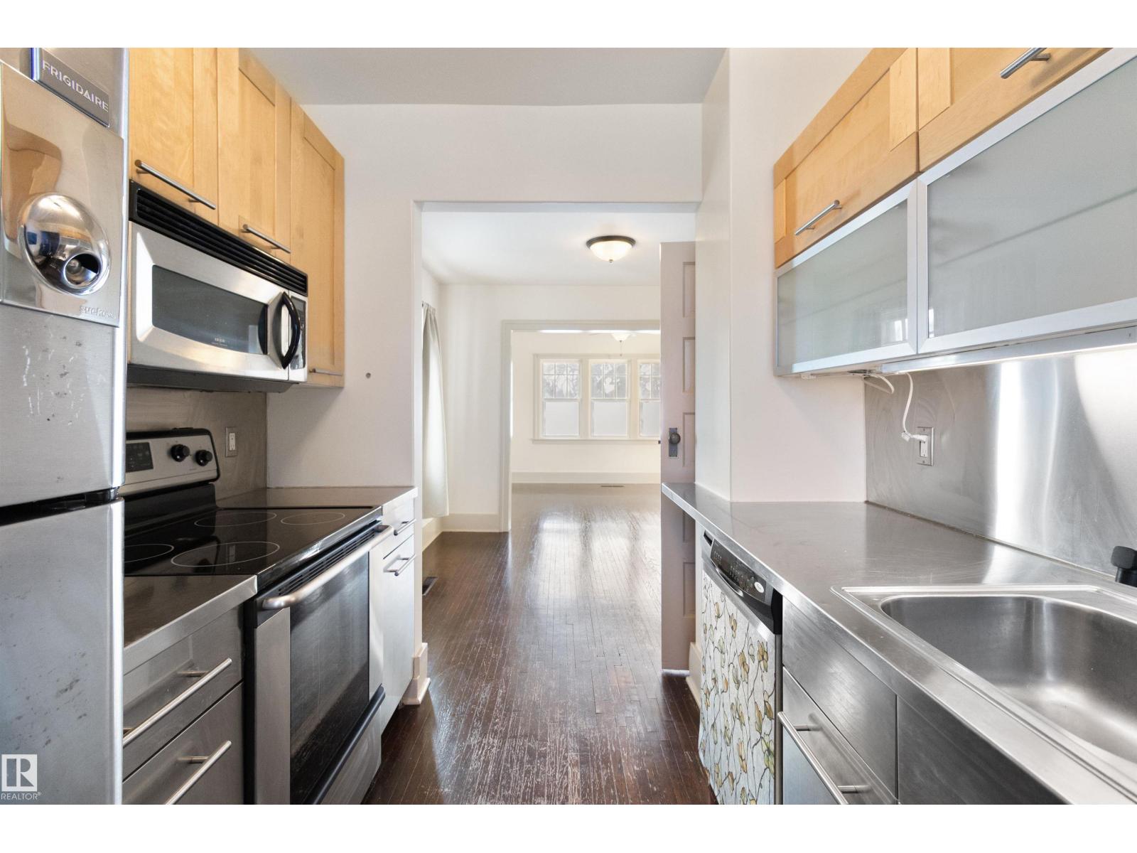 10428 76 AV NW, Edmonton