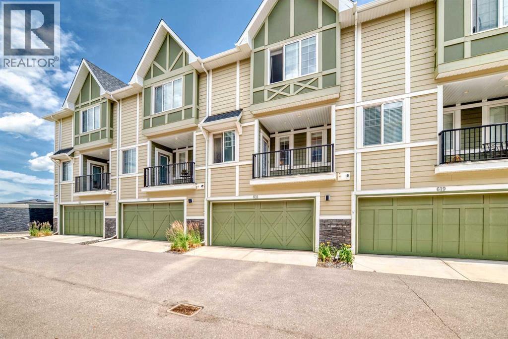 Single Family House for Sale in  Nolanlake Villas NW Nolan Hill Calgary 