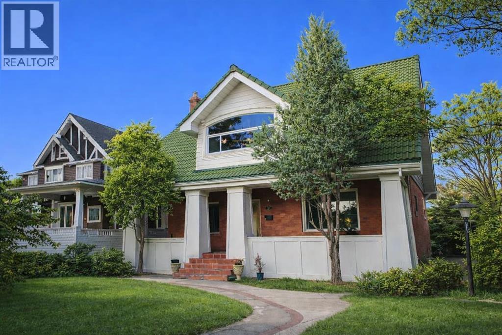 Single Family House for Sale in  Superior Avenue SW Scarboro Calgary 