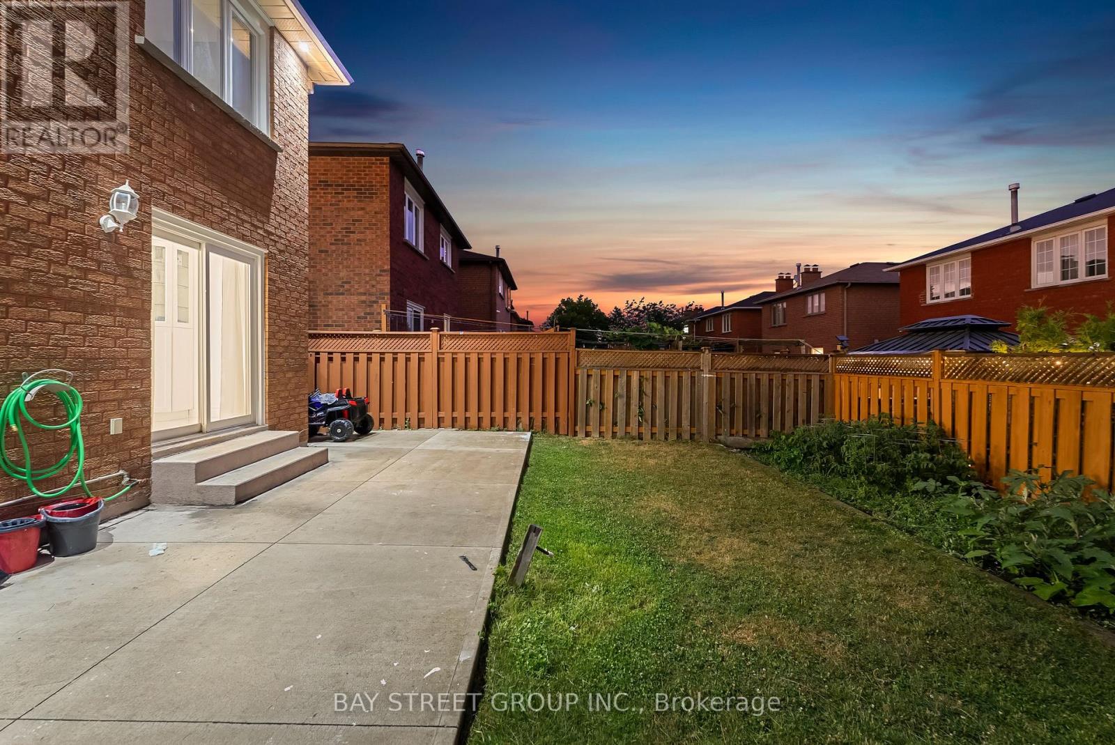 34 LAMP CRESCENT - 45