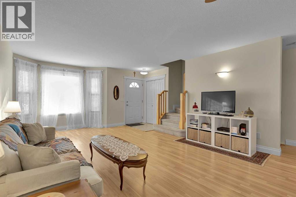 Single Family House for Sale in   Avenue SW Kingsland Calgary 