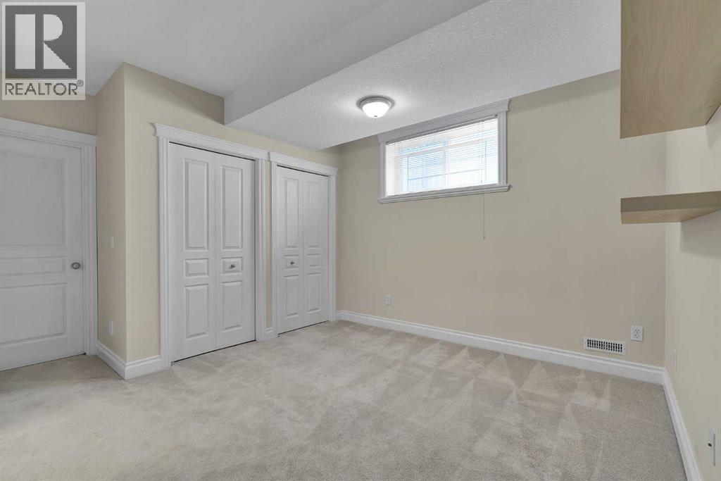 Single Family House for Sale in   Avenue SW Kingsland Calgary 