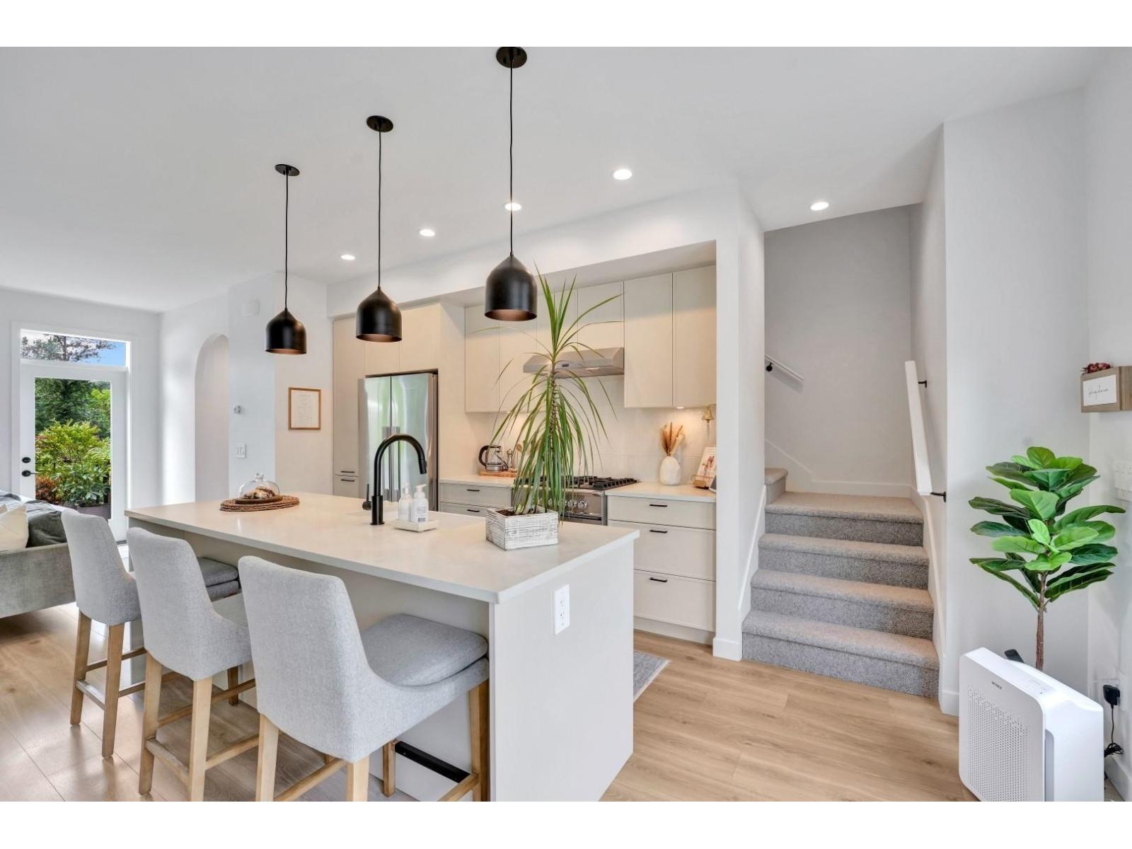 8 7937 206 STREET, Langley