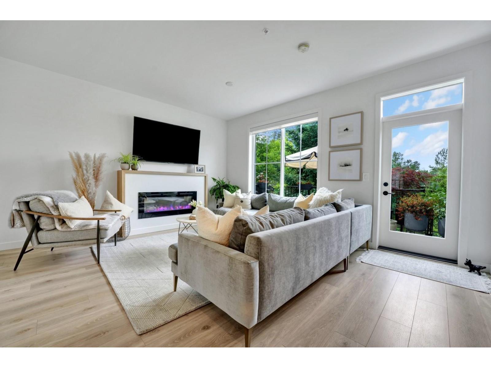 8 7937 206 STREET, Langley