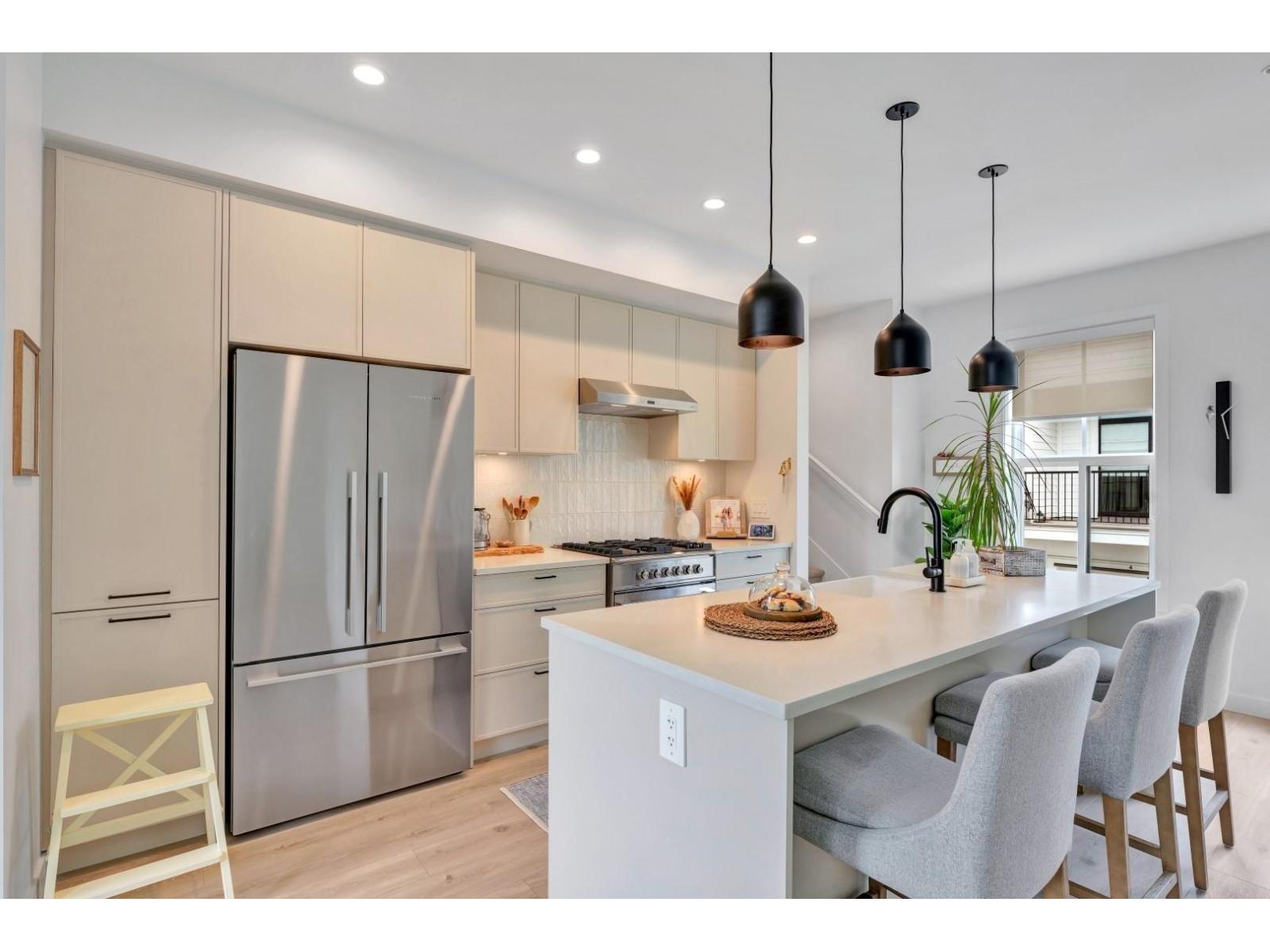 8 7937 206 STREET, Langley