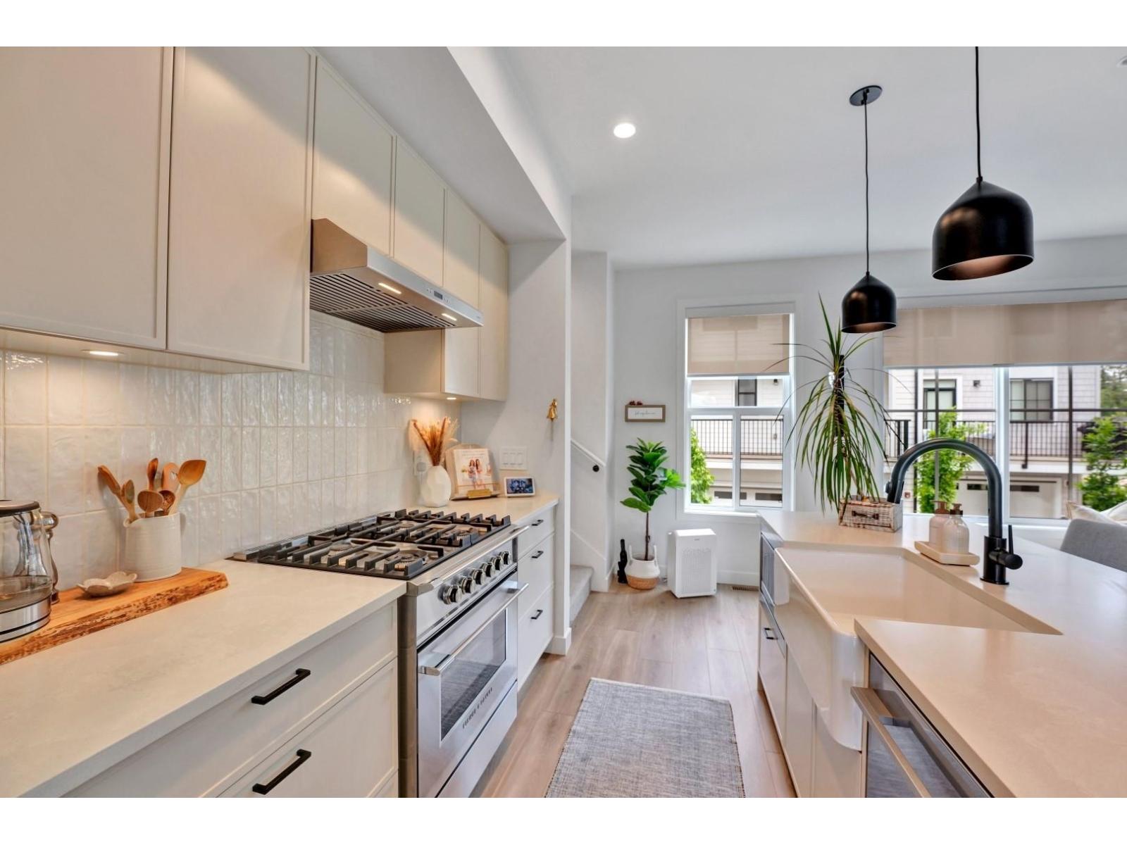 8 7937 206 STREET, Langley