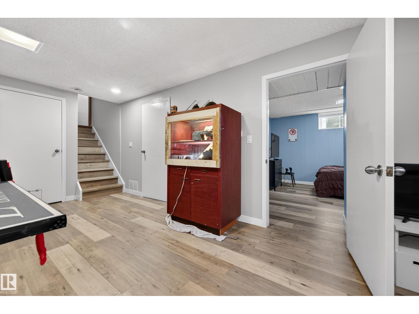 9215 OTTEWELL RD NW, Edmonton