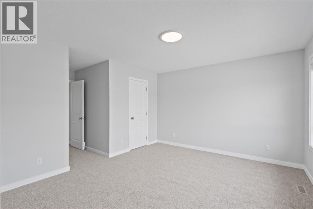 Single Family House for Sale in  Lewiston Way NE Lewisburg Calgary 