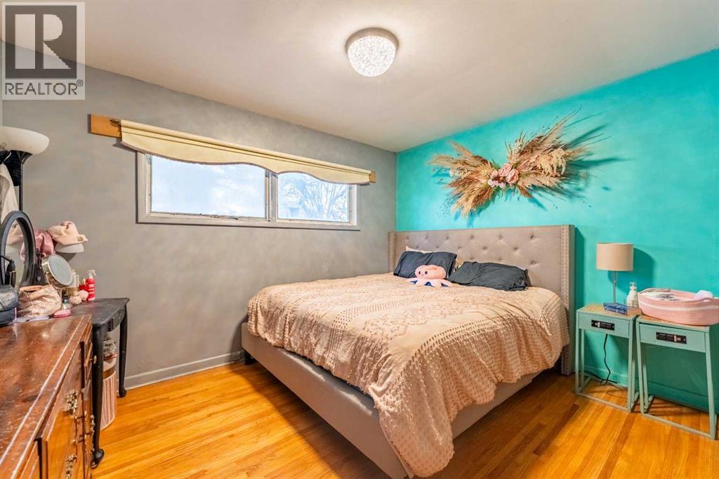 Single Family House Bungalow for Sale in  Tavender Road NW Thorncliffe Calgary 