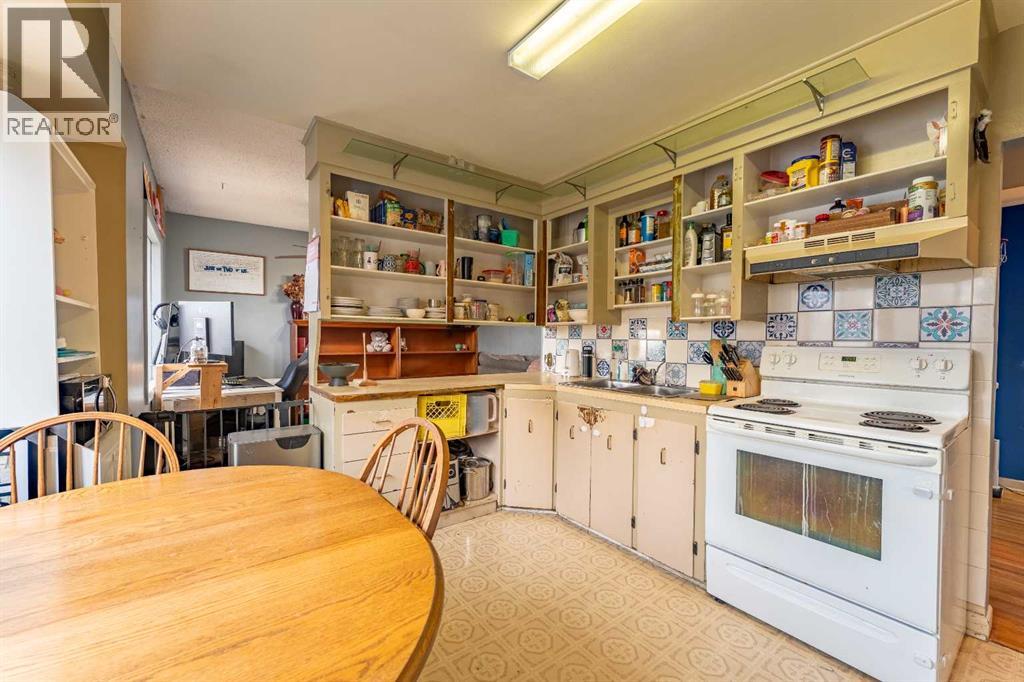 Single Family House Bungalow for Sale in  Tavender Road NW Thorncliffe Calgary 