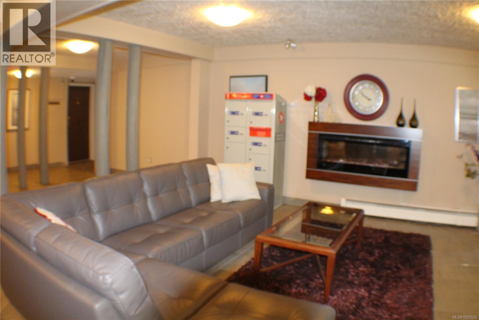 311 1009 McKenzie Avenue, Saanich