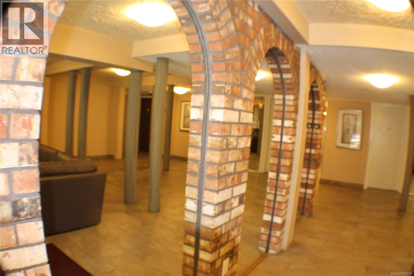 311 1009 McKenzie Avenue, Saanich