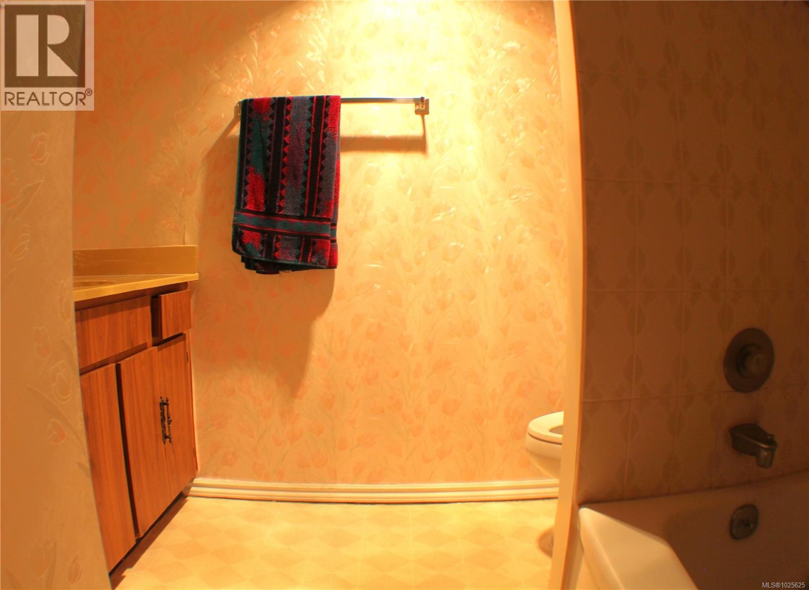 311 1009 McKenzie Avenue, Saanich