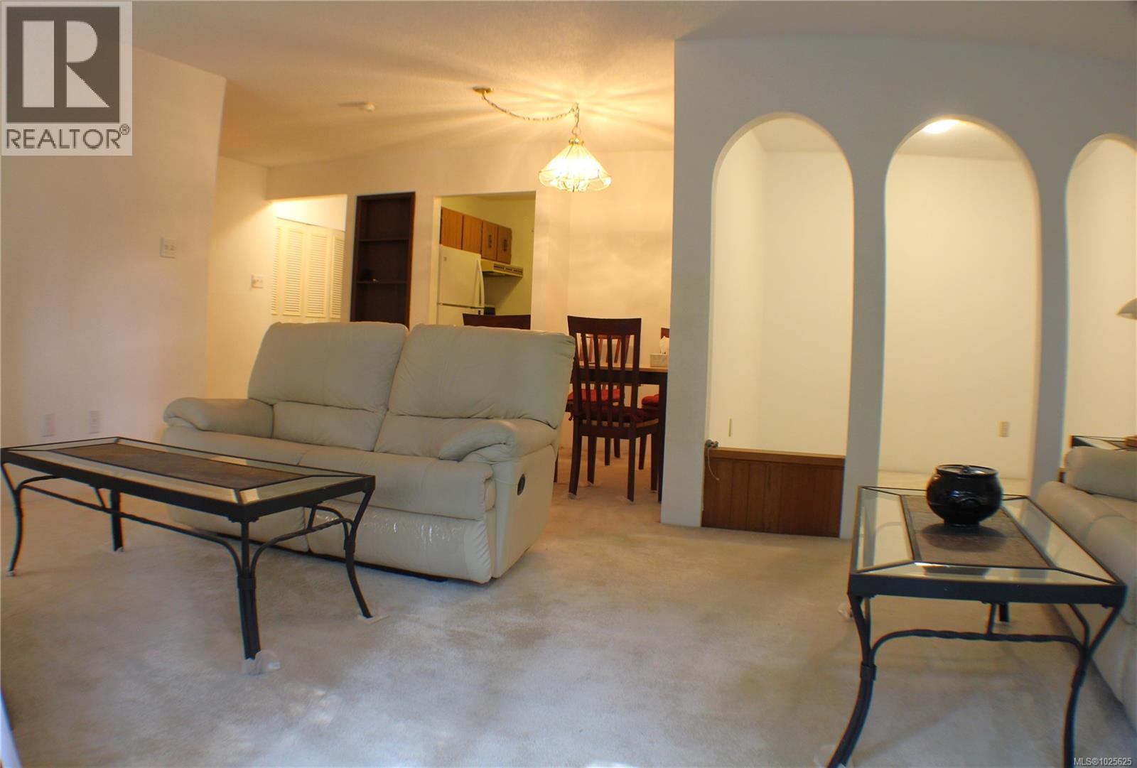 311 1009 McKenzie Avenue, Saanich