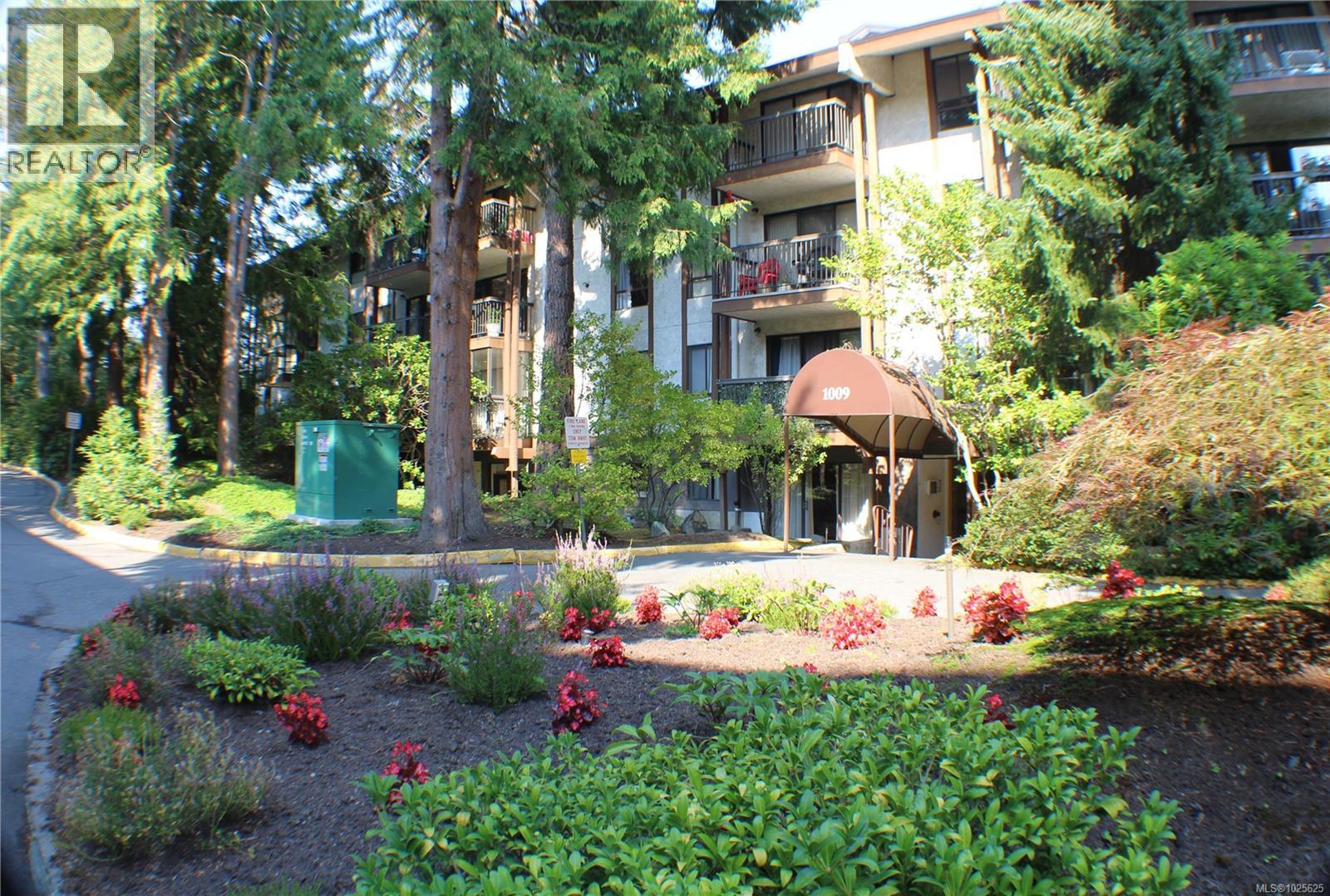 311 1009 McKenzie Avenue, Saanich