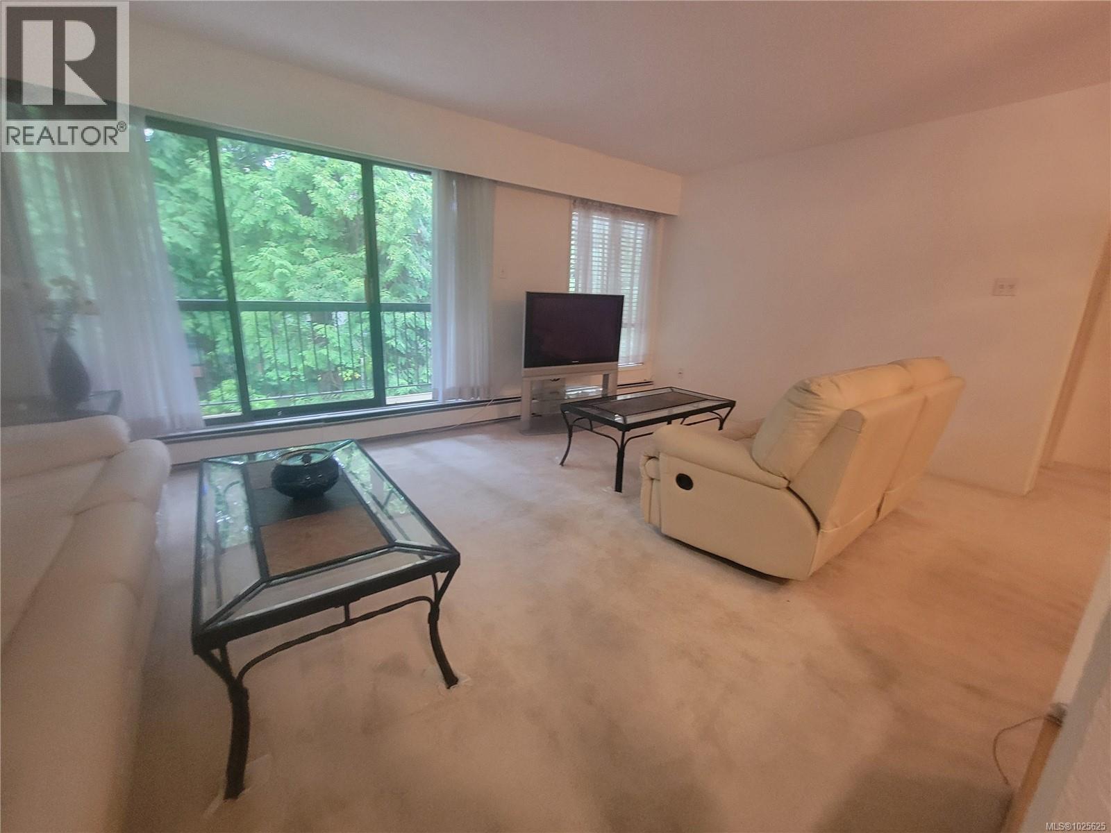 311 1009 McKenzie Avenue, Saanich