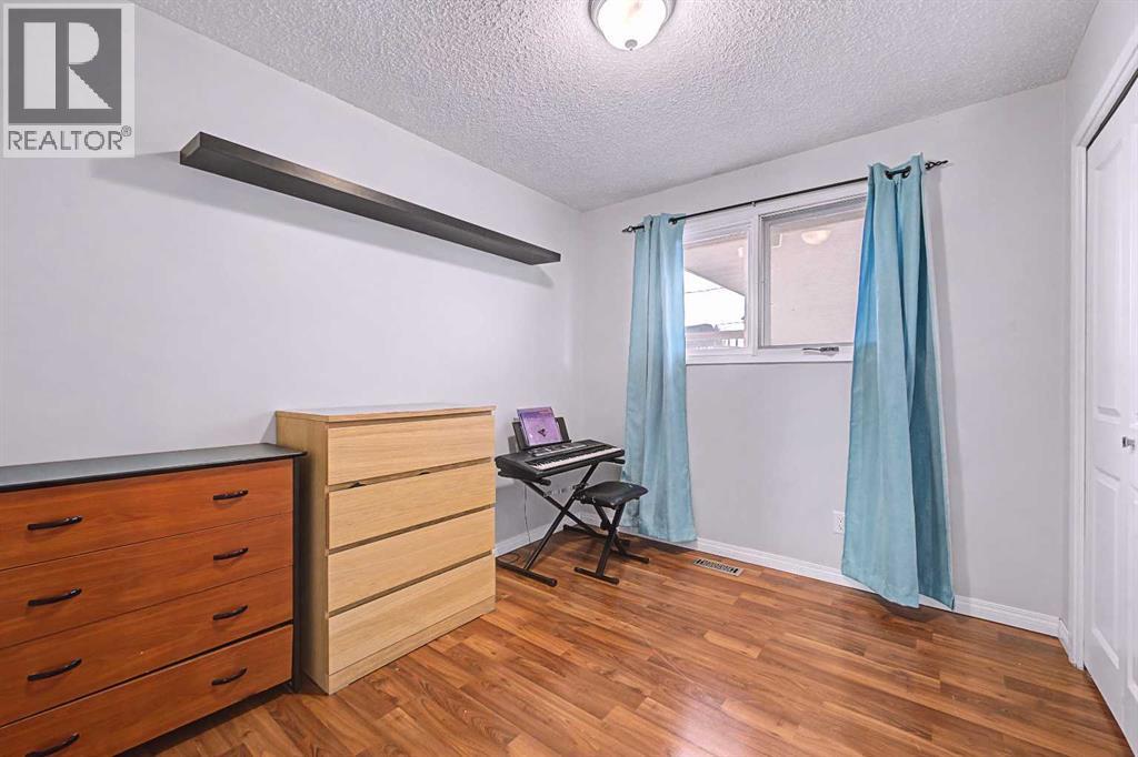 Single Family House Bungalow for Sale in  Penworth Way SE Penbrooke Meadows Calgary 