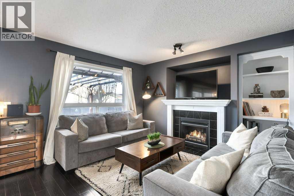 Single Family House for Sale in  Everstone Way SW Evergreen Calgary 