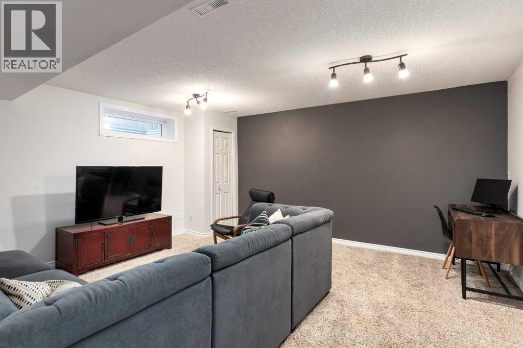 Single Family House for Sale in  Everstone Way SW Evergreen Calgary 