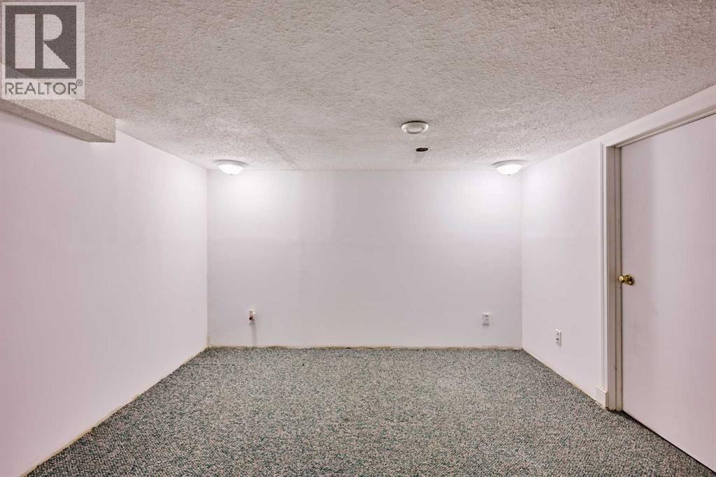 Single Family House for Sale in  Harvest Hills Drive NE Harvest Hills Calgary 