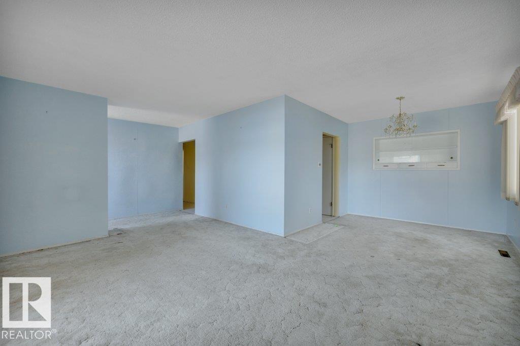 8016 161 ST NW, Edmonton