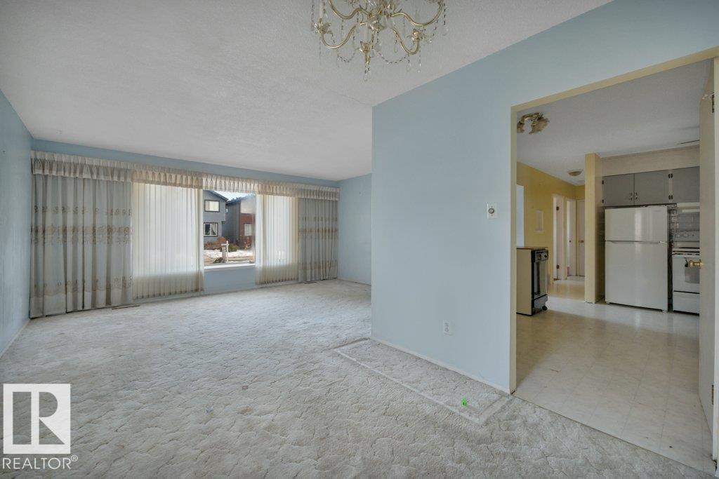 8016 161 ST NW, Edmonton