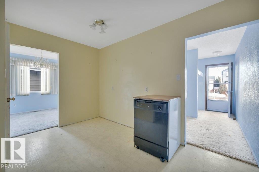 8016 161 ST NW, Edmonton