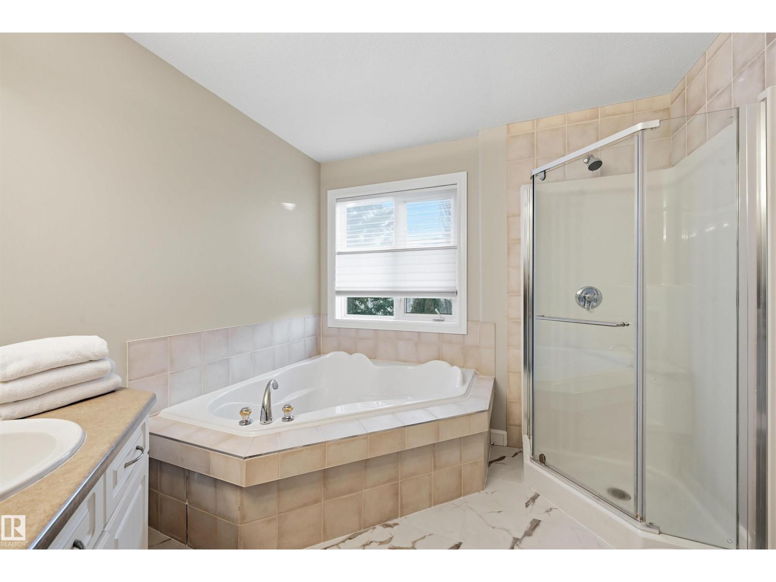 231 LINDSAY CR NW, Edmonton