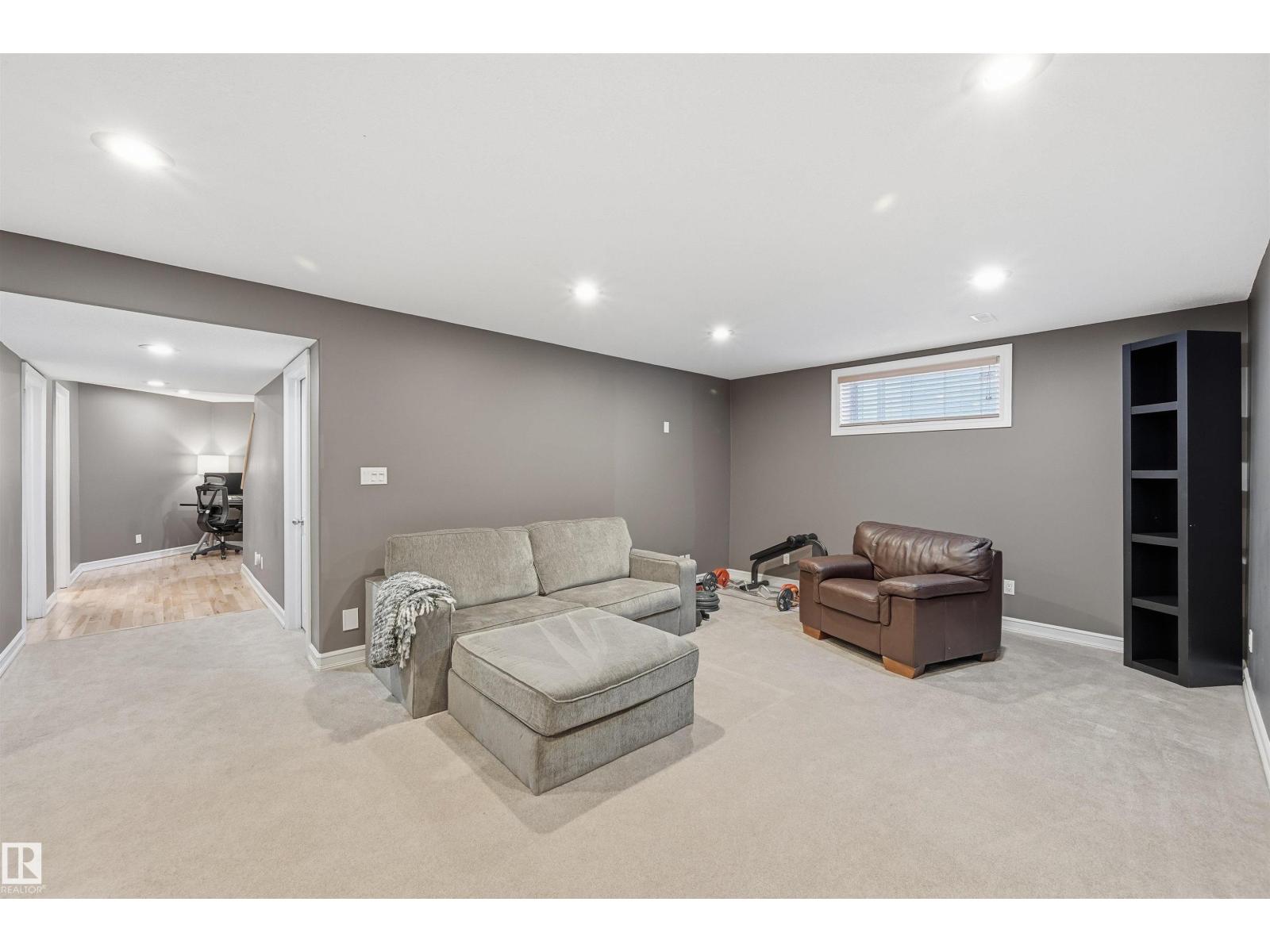 231 LINDSAY CR NW, Edmonton