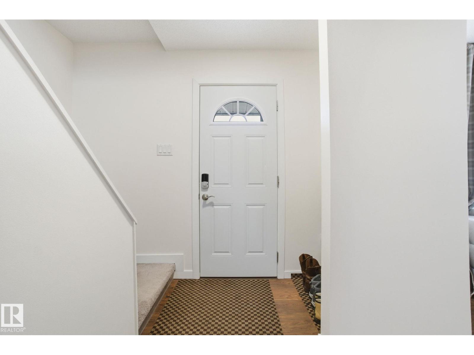 15016 51 ST NW - Photo 4 of 46, Edmonton, Alberta