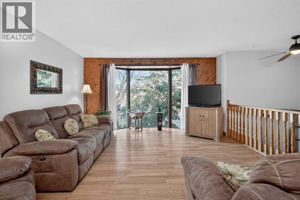 Single Family House Bi-level for Sale in  Rundleson Way NE Rundle Calgary 