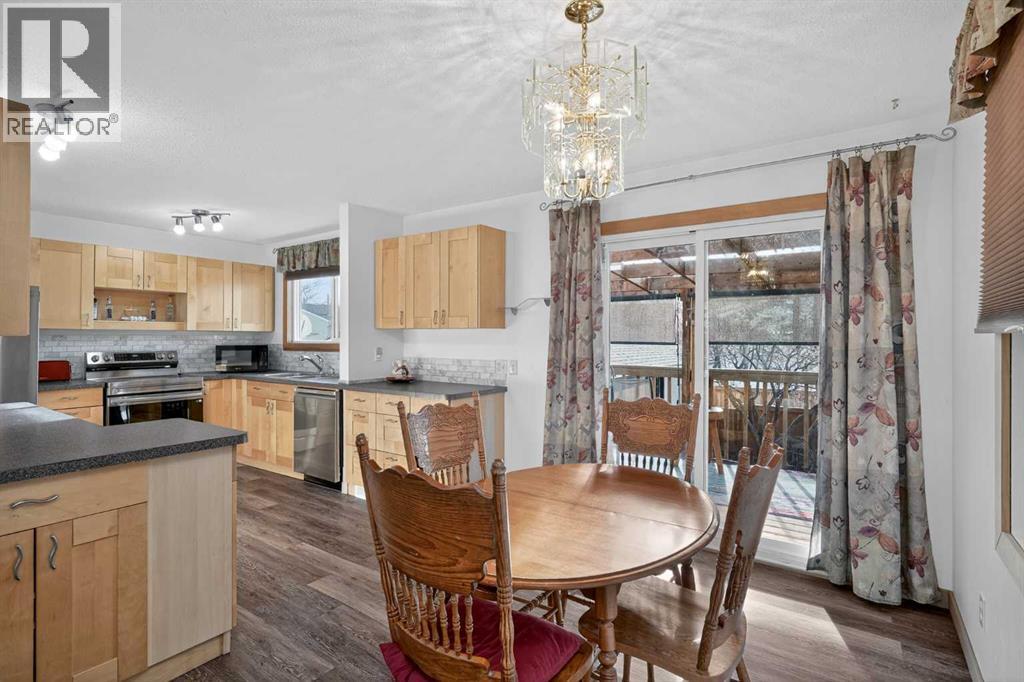 Single Family House Bi-level for Sale in  Rundleson Way NE Rundle Calgary 