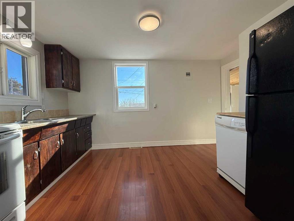 1045 17 AVENUE - Photo 4 of 26, Wainwright, Alberta