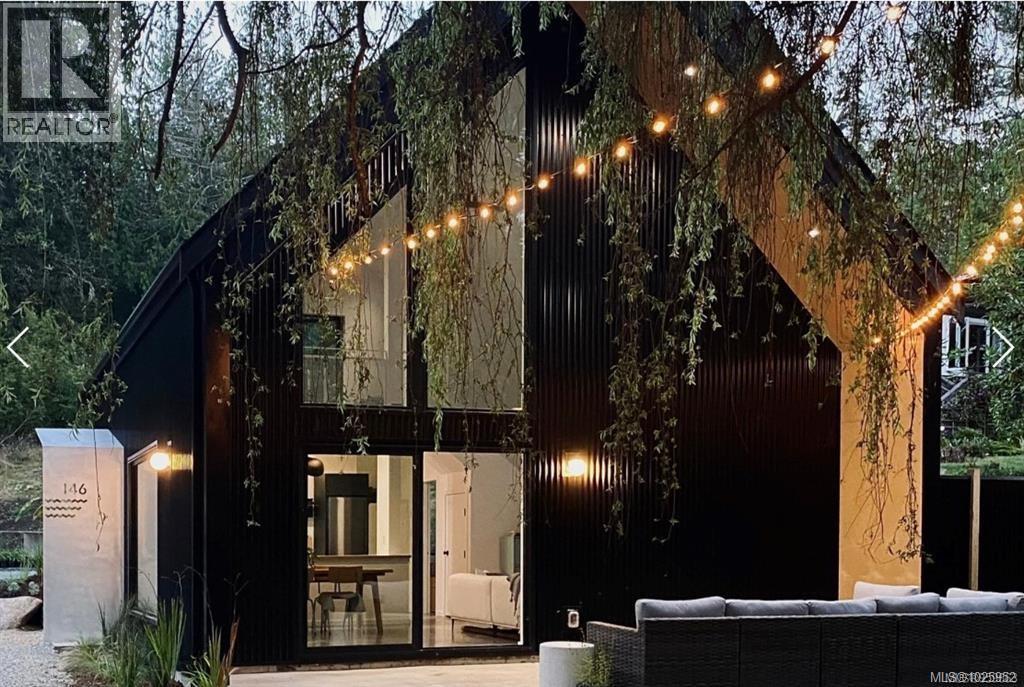 146 Menhinick Dr, Salt Spring