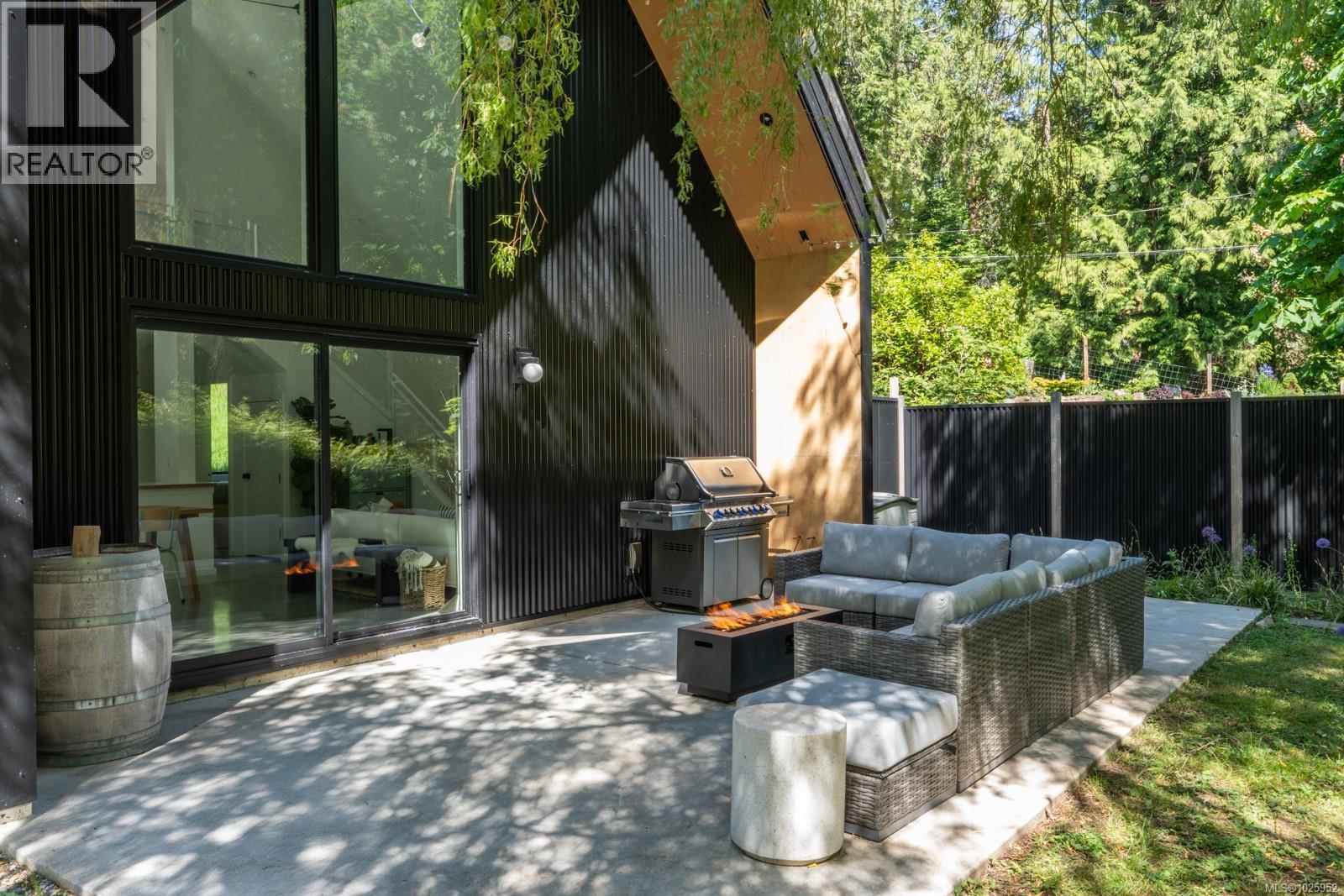  146 Menhinick Drive, Salt Spring