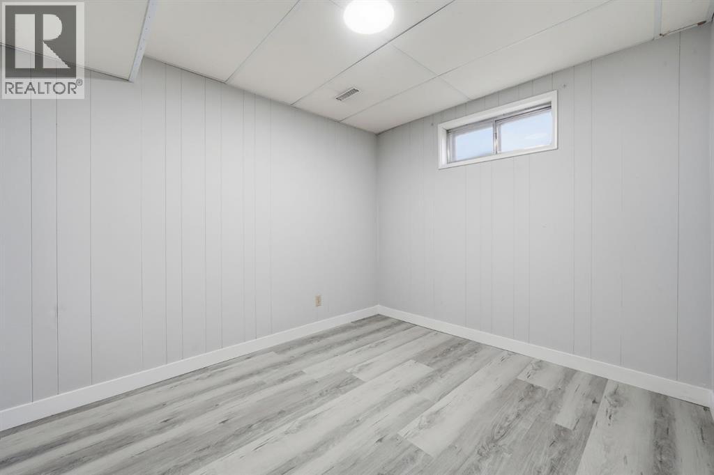 Single Family House Bi-level for Sale in   Street NE Rundle Calgary 