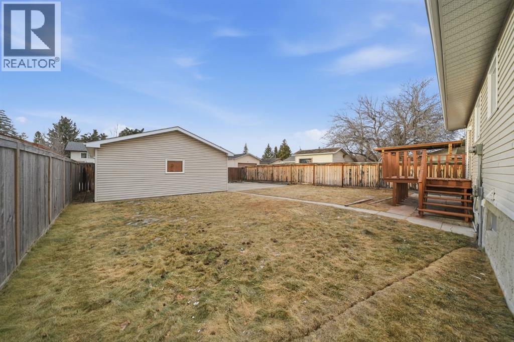 Single Family House Bi-level for Sale in   Street NE Rundle Calgary 