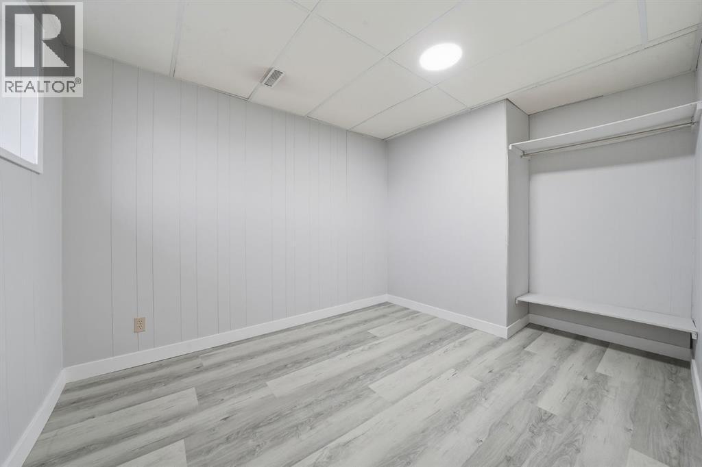 Single Family House Bi-level for Sale in   Street NE Rundle Calgary 