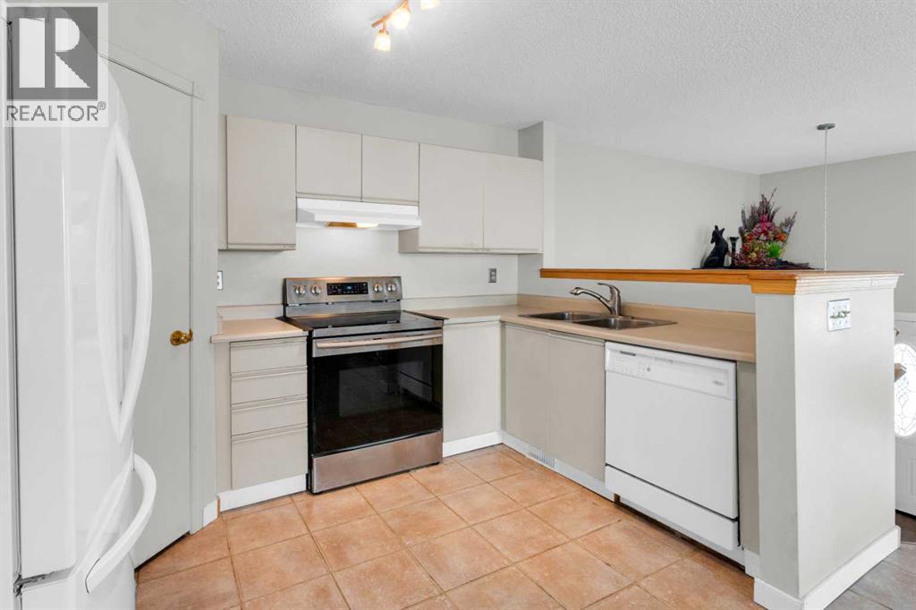 Single Family House Bi-level for Sale in  Laguna Way NE Monterey Park Calgary 