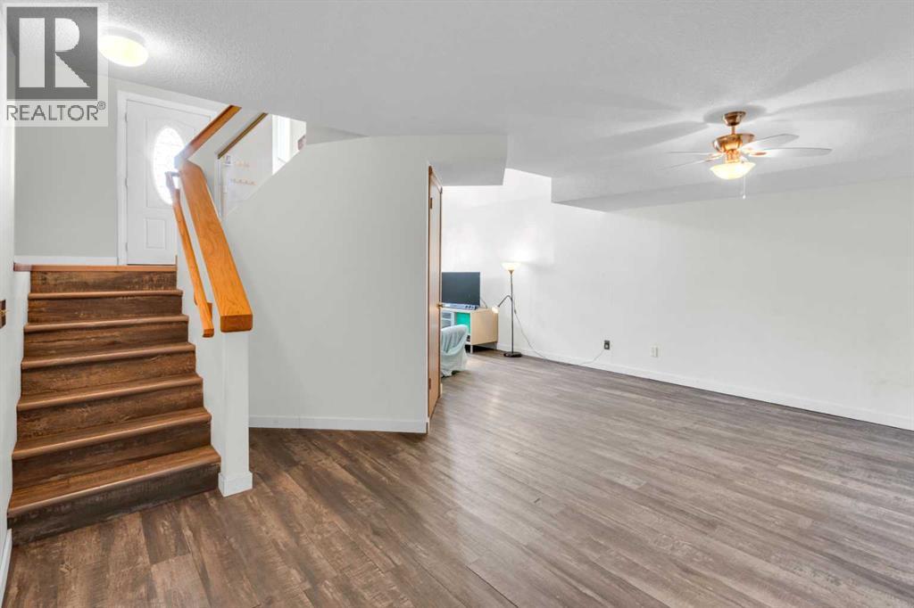 Single Family House Bi-level for Sale in  Laguna Way NE Monterey Park Calgary 