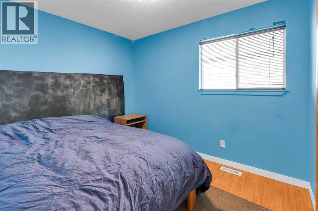 Single Family House Bi-level for Sale in  Laguna Way NE Monterey Park Calgary 