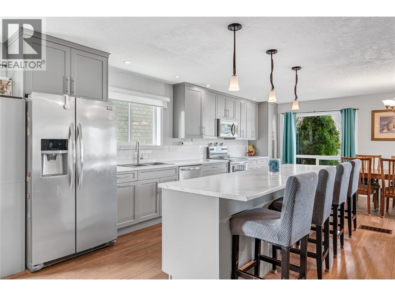 2465 Danallanko Drive, Armstrong