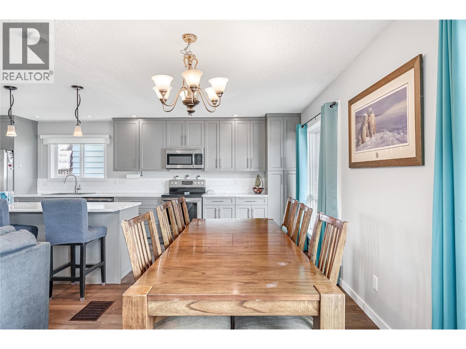 2465 Danallanko Drive, Armstrong