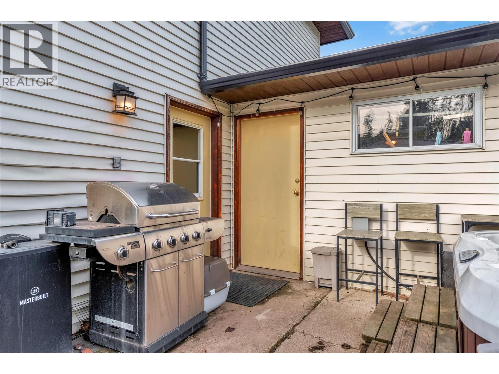 2465 Danallanko Drive, Armstrong